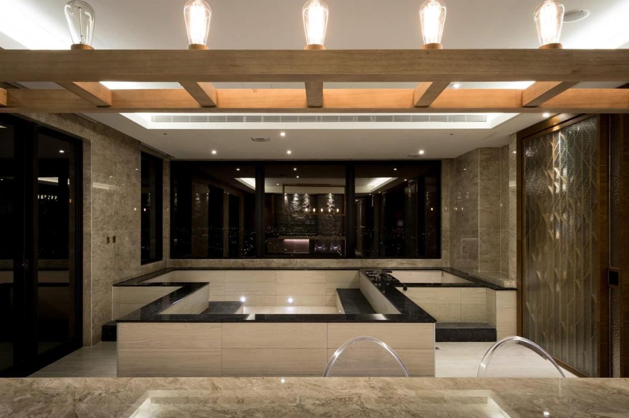 Cuncyue Hot Spring Resort Luodong Værelse billede The interior of the hotel