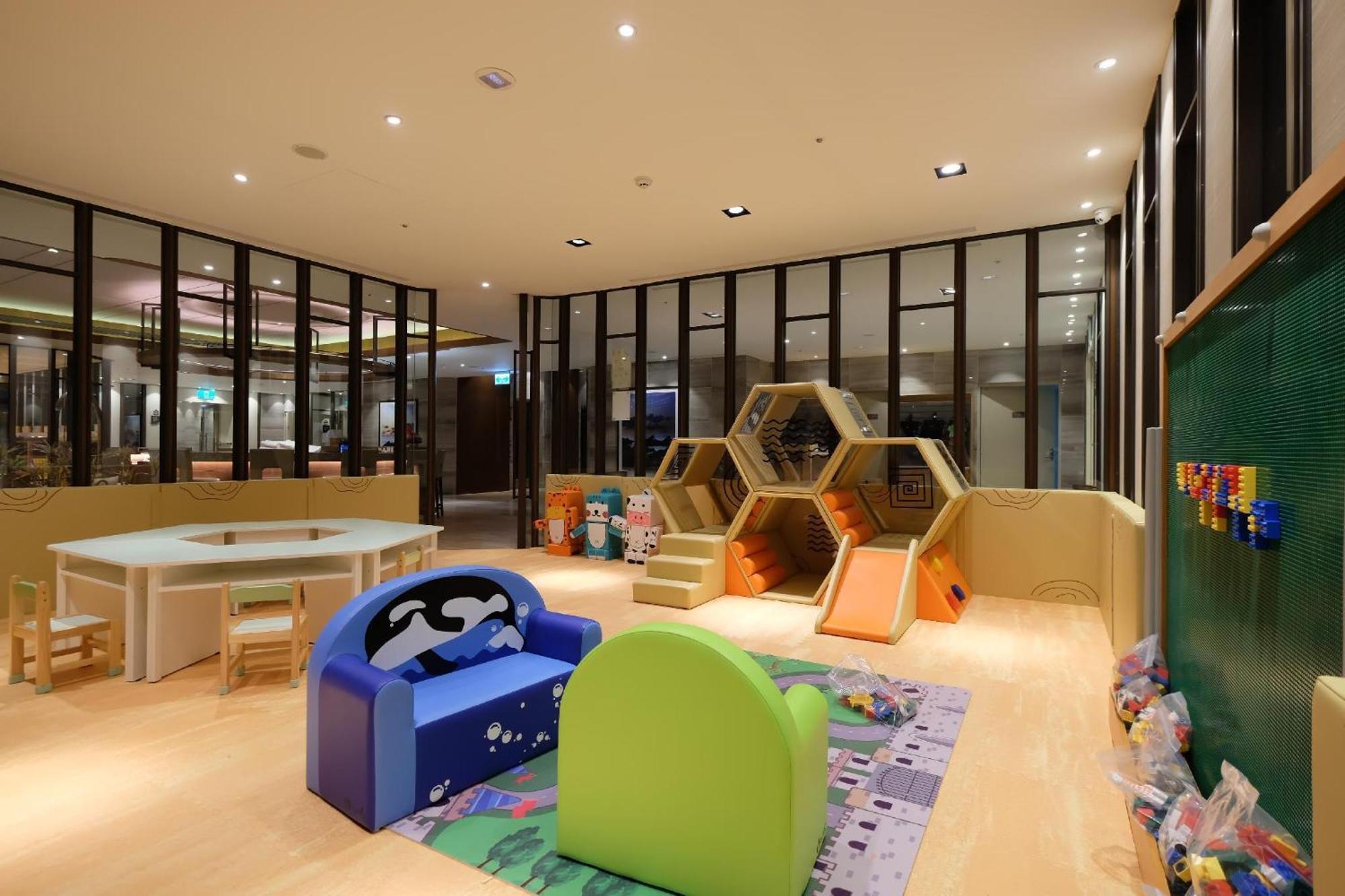 Cuncyue Hot Spring Resort Luodong Eksteriør billede The Children's Club at the Renaissance Hotel, Bangkok