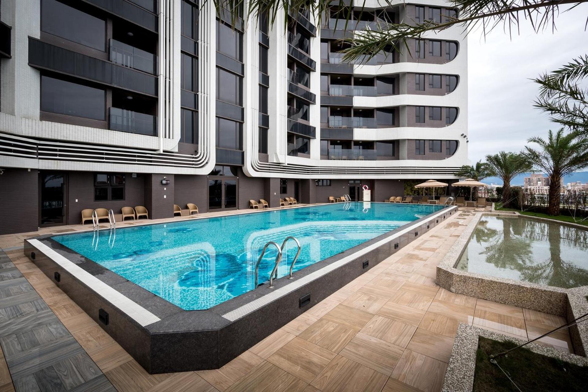 Cuncyue Hot Spring Resort Luodong Eksteriør billede The swimming pool at the hotel