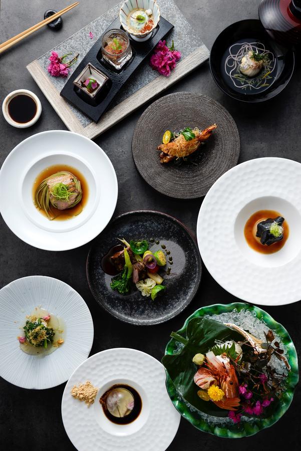 Cuncyue Hot Spring Resort Luodong Eksteriør billede Dishes at the restaurant